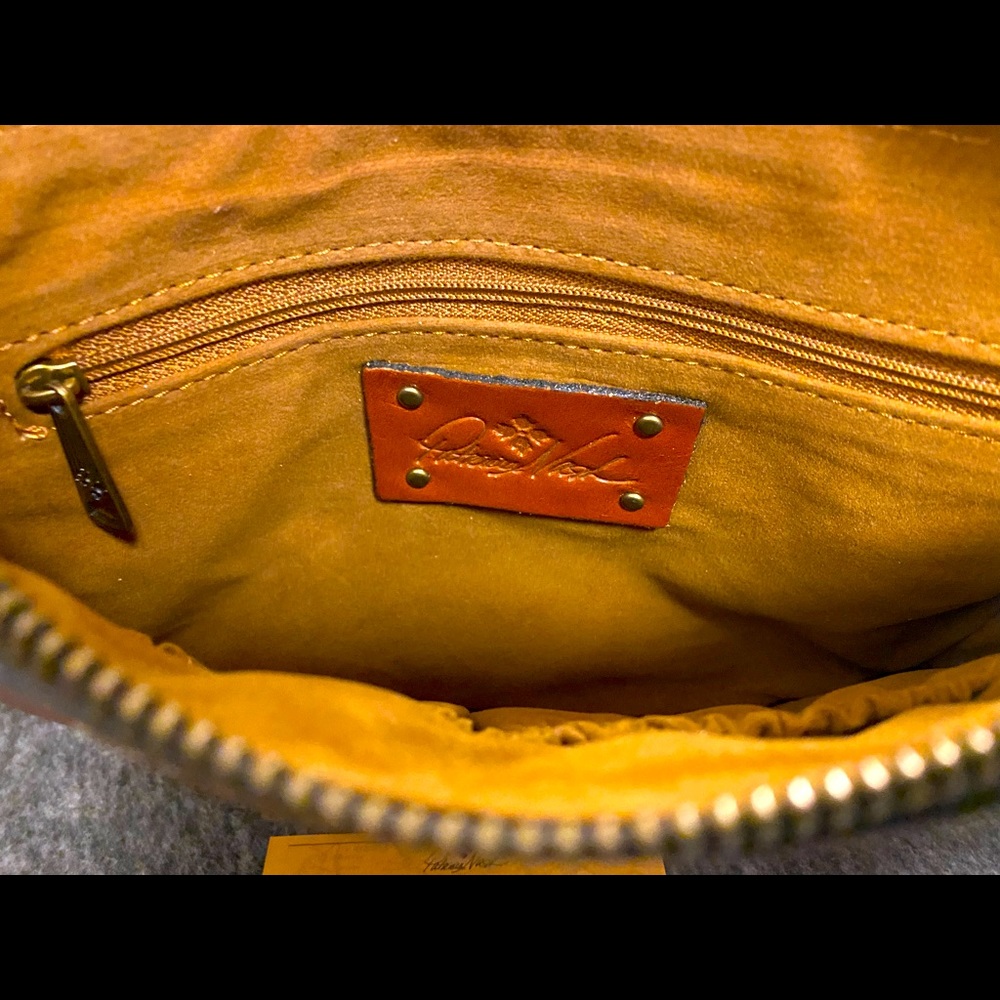 Patricia Nash Leather Clutch/Wrislet/Wallet. NWT - Picture 5 of 5